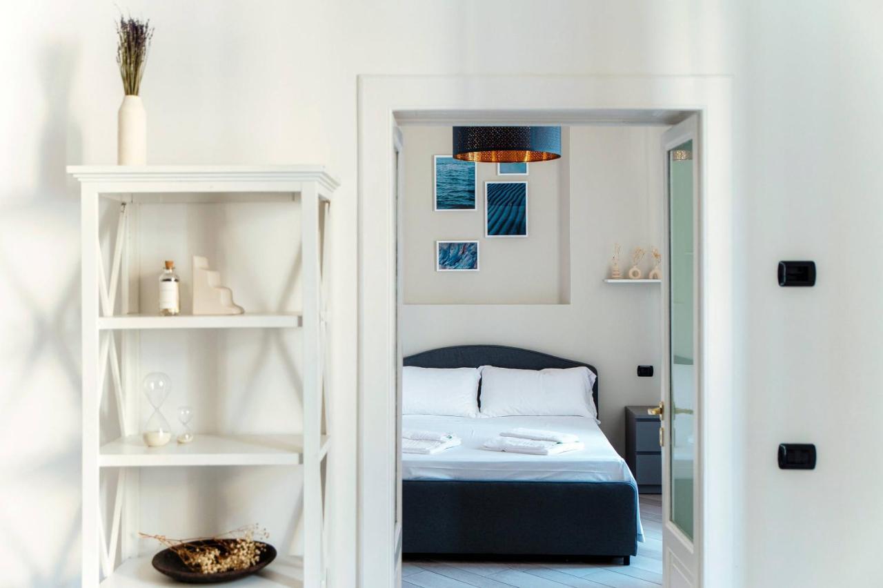 Shades Of Lake - Blue Apartment Комо Экстерьер фото