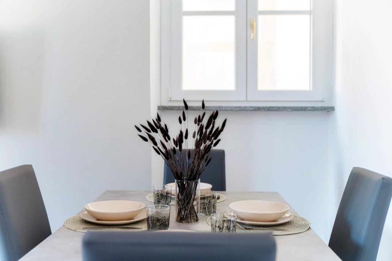 Shades Of Lake - Blue Apartment Комо Экстерьер фото